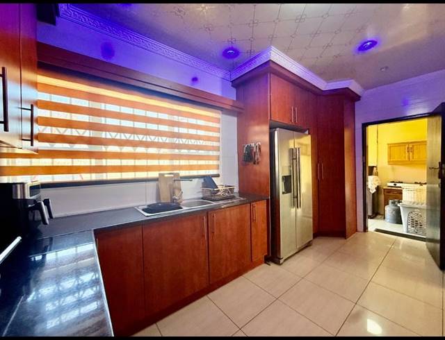 3 BEDROOM HOUSE FOR SALE IN VANDERBIJLPARK CW 4